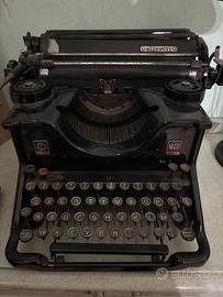 Macchina da scrivere Olivetti vintage