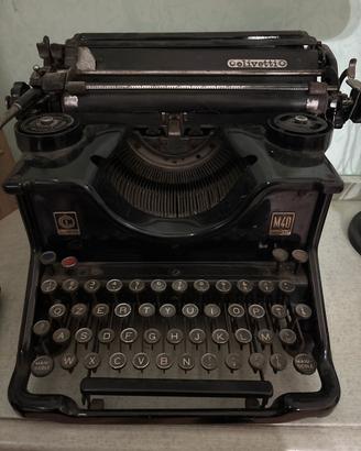 Macchina da scrivere Olivetti vintage