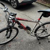 Bici da 26 pollici Olmo cambio Shimano 18 rapporti