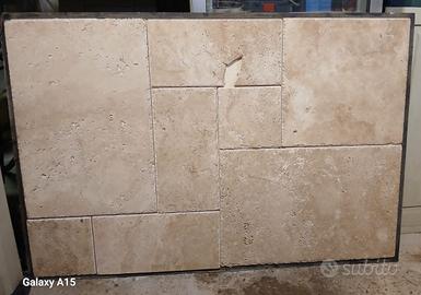 Pavimento modulare in travertino