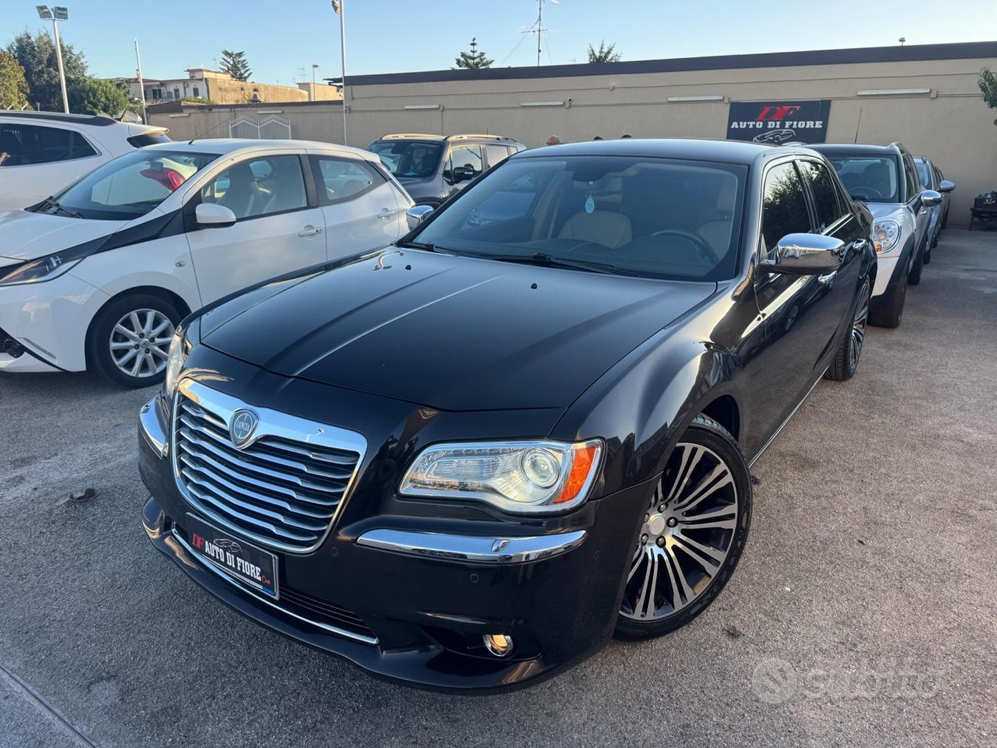 Lancia Thema Executive 3.0 V6 Multijet 239ch - Camera - Sièges élécriques à mémoire - Navi - Led