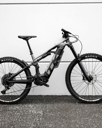 mountain bike elettrica Thok modello TK01.