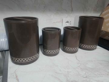 Contenitori in plastica