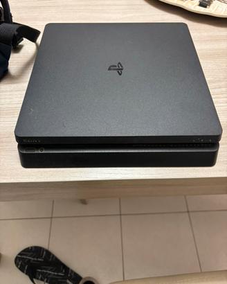Playstation 4+ 2 giochi