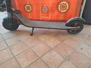 Monopattino elettrico ninebot chiudibile
