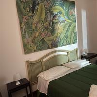 Camera arredata con tutti i comfort