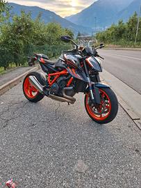 KTM 1290 Super Duke R EVO