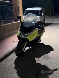 Piaggio x8 200 con scarico