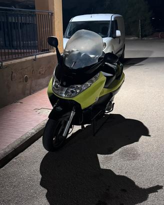 Piaggio x8 200 con scarico