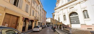 Stanza in centro a Parma