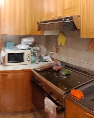 cucina in legno color miele 