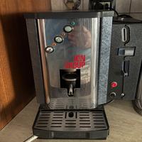 Macchinetta caffè con gettoniera