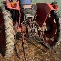 trattore Massey ferguson 175 targato e muletto con