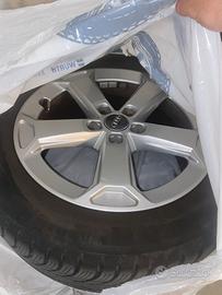 Treno cerchi e gomme invernali Audi Q2