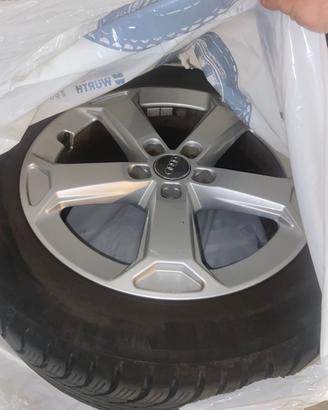 Treno cerchi e gomme invernali Audi Q2