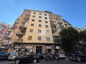 3 LOCALI A NAPOLI
