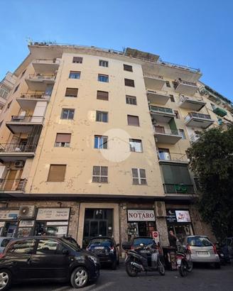 3 LOCALI A NAPOLI