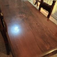 Tavolo in legno artigianale+set sedie +comodino 