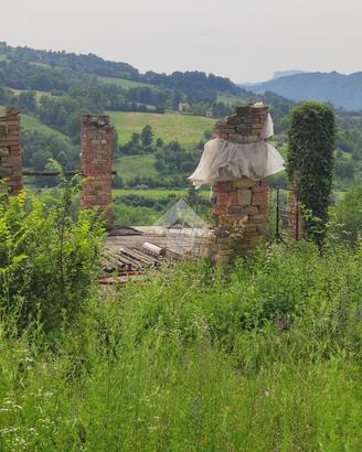 RUSTICO A CARPINETI