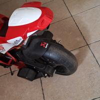 Moto elettrica peg perego.