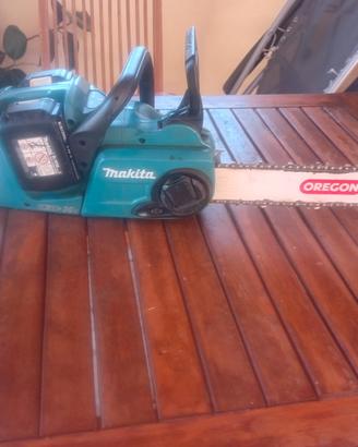 Motosega Makita a batterie