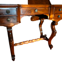 Scrivania in noce e radica