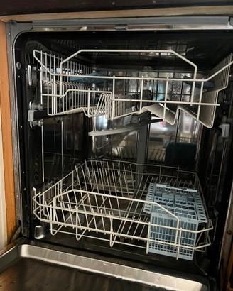 Lavastoviglia Indesit da incasso