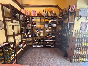 Scaffale porta bottibglie di vino per enoteca