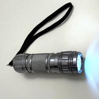 Torcia LED tascabile portatile corpo in metallo