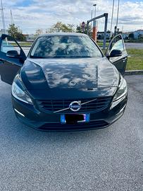 Volvo V60 D2