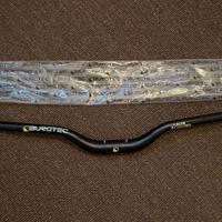 manubrio mtb BURGTEC Ride High 50mm -J. Bryceland