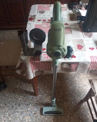 aspirapolvere senza filo DeLonghi 