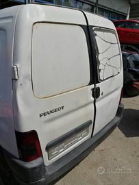 Fanale posteriore sinistro PEUGEOT RANCH del 2005