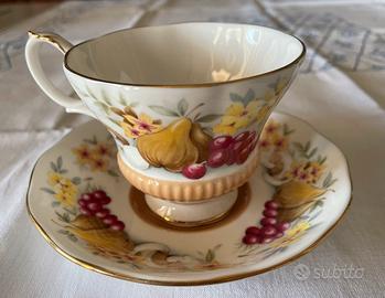 Tazza vintage in fine porcellana Royal Albert