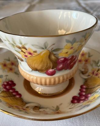 Tazza vintage in fine porcellana Royal Albert