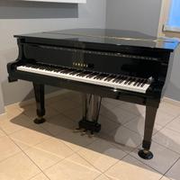 Pianoforte a coda Yamaha G1 con sordina