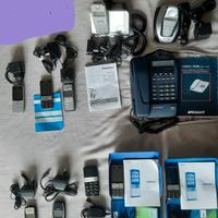 Lotto di 8 cellulari e 3 di telefonia fissa