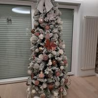 Albero di Natale innevato