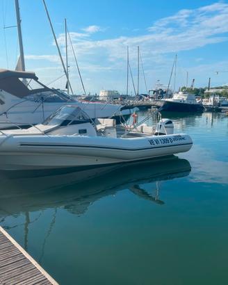 Zodiac 700 gommone