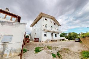 Intera palazzina bancali