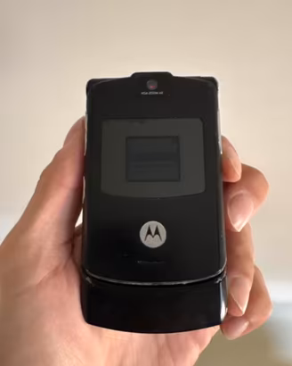 Cellulare motorola v3 black