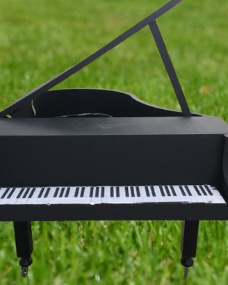 Pianoforte a coda scenografico 
