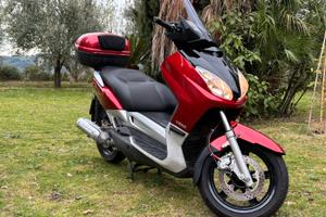 X-Max 250 tagliandato pronto uso 1.150€