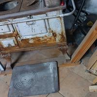 Stufa a legna antica