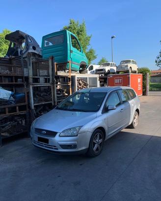 Ricambi Ford Focus 2006 - Varie vettura per ricamb