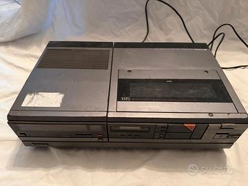 Registratore VHS itachi