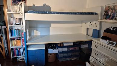 Letto a castello con scrivania e cassettiera 