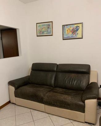 Divano in pelle 3 posti Atomik con relax elettrici