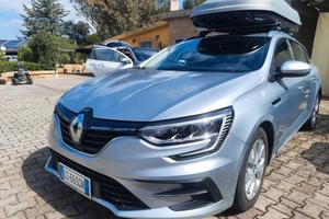 auto economicissima spaziosa comoda e confortevole