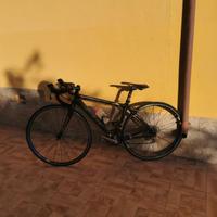 bici da corsa in carbonio